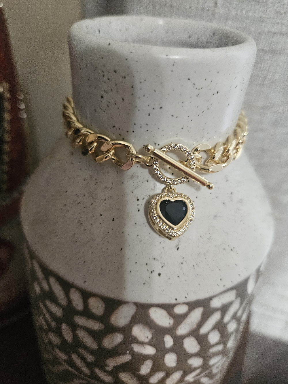 ✨ NWOT 18K Gold Overlay Cuban/Curb  Link Heart Toggle Bracelet ✨Brand new 7in